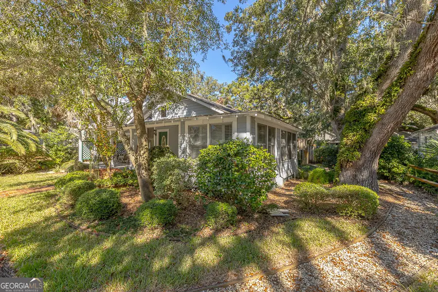 553 Magnolia Avenue, Saint Simons, GA 31522 - Image #2