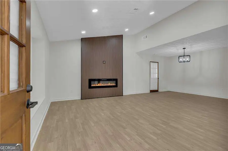 850 Greenhedge Drive, Stone Mountain, GA 30088 - Image #2