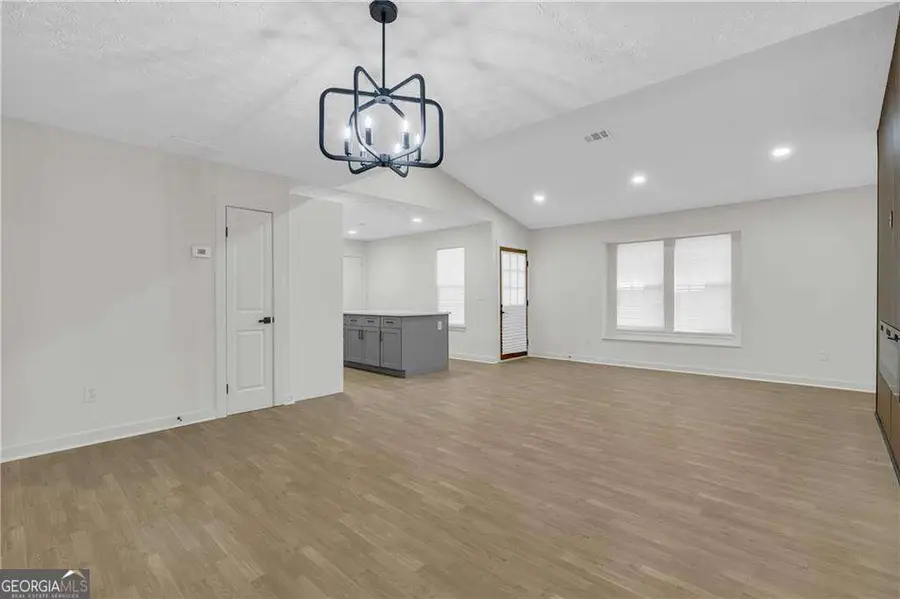 850 Greenhedge Drive, Stone Mountain, GA 30088 - Image #3