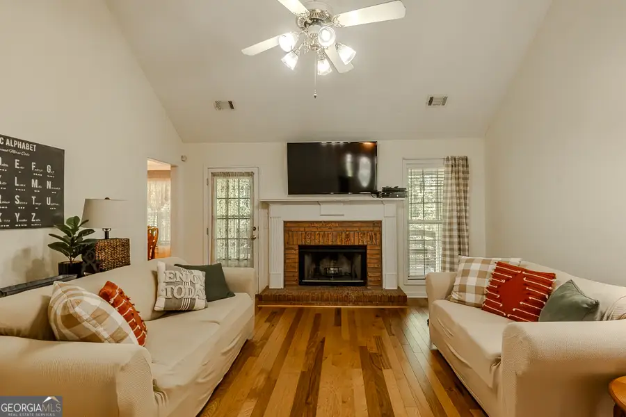 160 Vinnys Way Alley, Covington, GA 30014 - Image #3