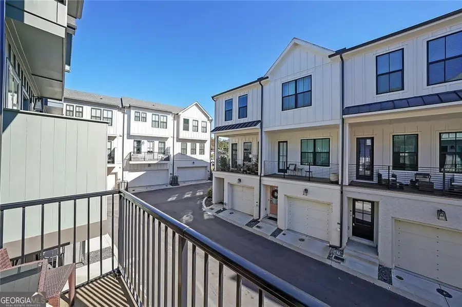 154 Chestnut Circle #80, Atlanta, GA 30342 - Image #3