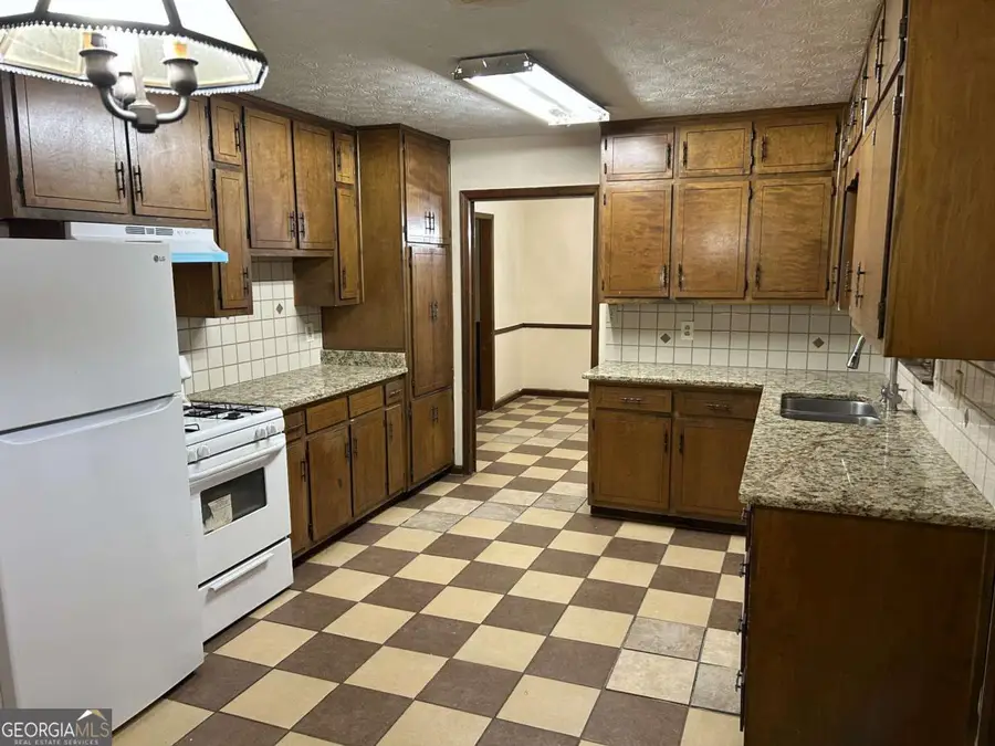 1530 Oleander Lane Sw, Lilburn, GA 30047 - Image #2