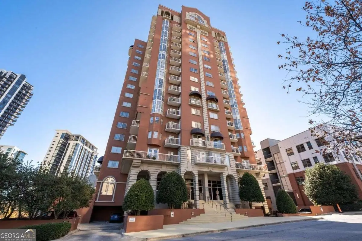 3435 Kingsboro Road Ne, Atlanta, GA 30326 - Image #1