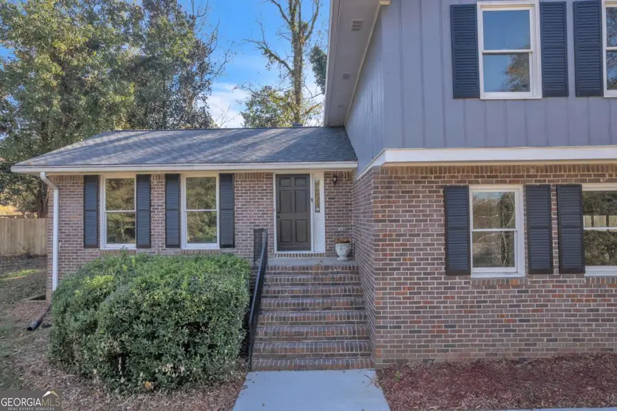 5618 Fern Creek Drive Sw, Lilburn, GA 30047 - Image #2