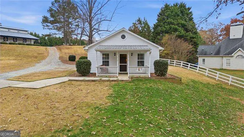 8525 Lanierland Farms Drive, Gainesville, GA 30506 - Image #3