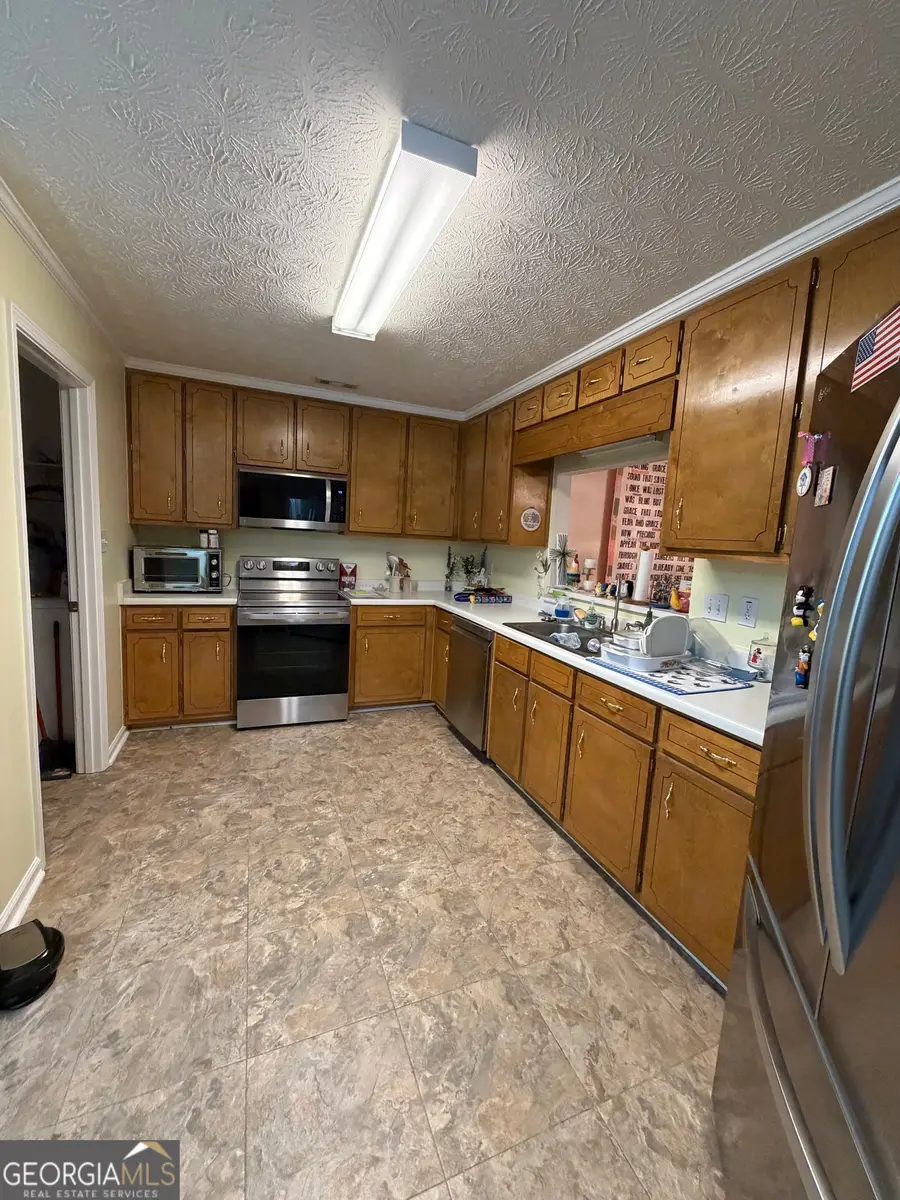 225 Monmouth Drive, Fayetteville, GA 30214 - Image #2