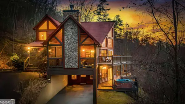 313 Spruce Circle, Mineral Bluff, GA 30559