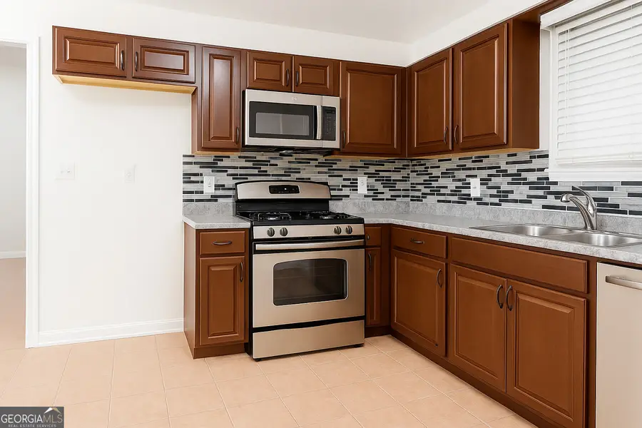 5328 Ridge Forest Drive, Stone Mountain, GA 30083 - Image #3