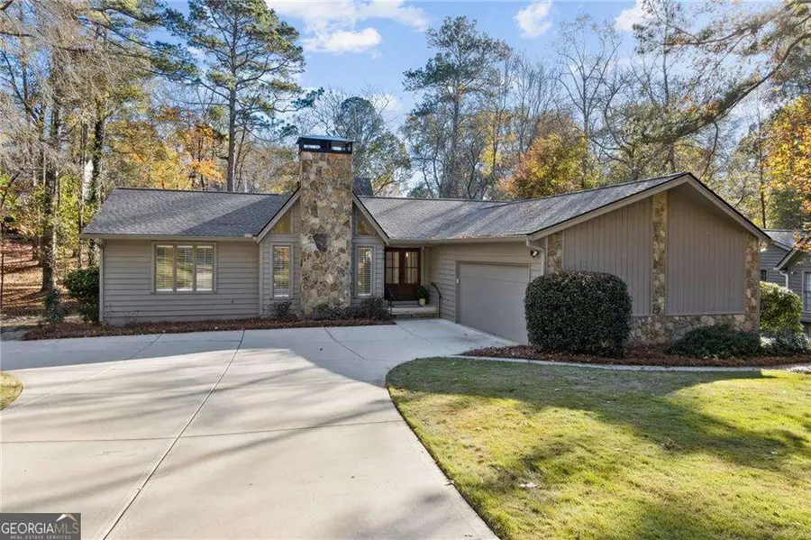 420 Hackberry Court, Roswell, GA 30076 - Image #2