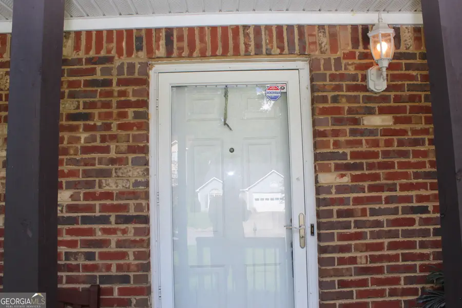 829 Carlingford Place, Lithonia, GA 30058 - Image #2