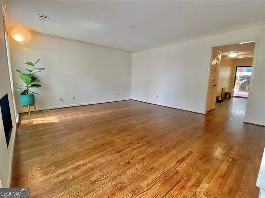 1148 Riverbend Club Drive Se, Atlanta, GA 30339 - Image #3