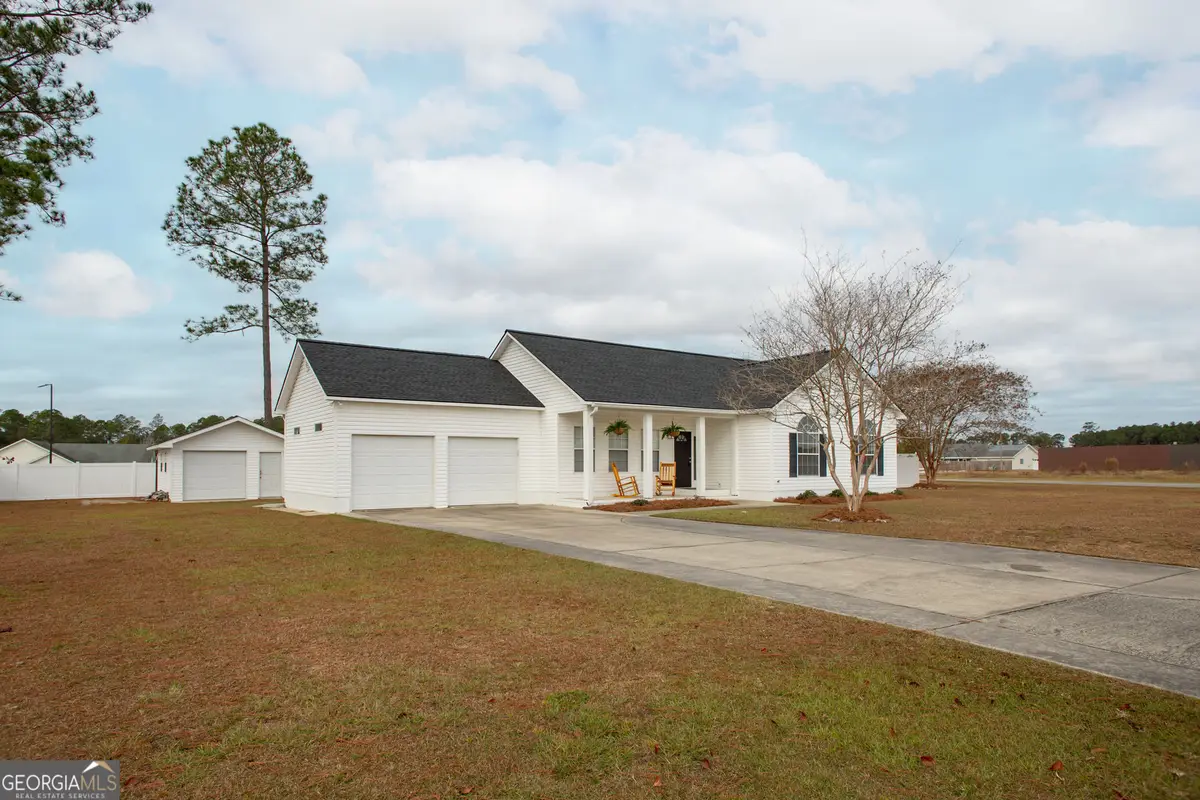 6668 Pine Ridge Circle, Blackshear, GA 31516 - Image #1
