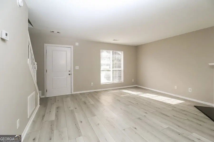 5707 Wells Circle, Stone Mountain, GA 30087 - Image #2