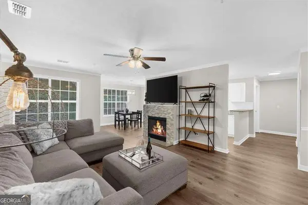 123 Streamside Drive, Roswell, GA 30076