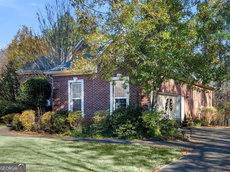 556 Guinevere Court, McDonough, GA 30252 - Image #2