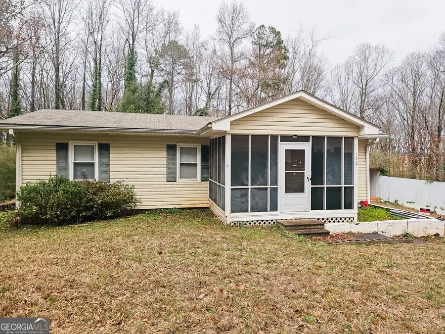 3827 Chadwick Drive, Flowery Branch, GA 30542 - Image #2