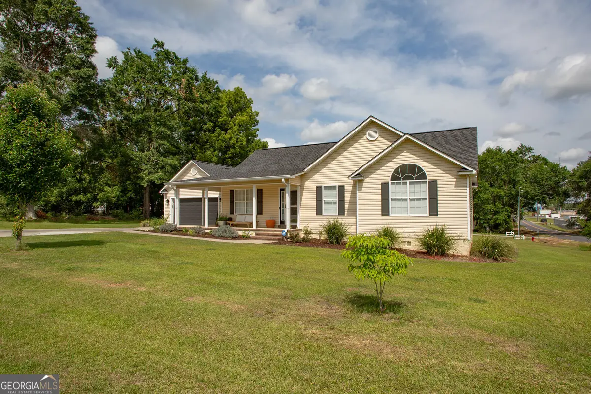 1157 Tanner Circle, Blackshear, GA 31516 - Image #1
