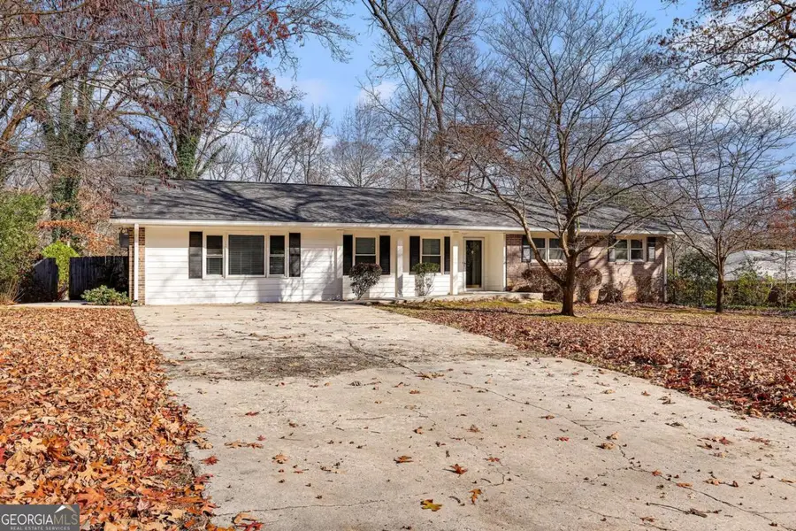 558 Dorsey Circle Sw, Lilburn, GA 30047 - Image #2