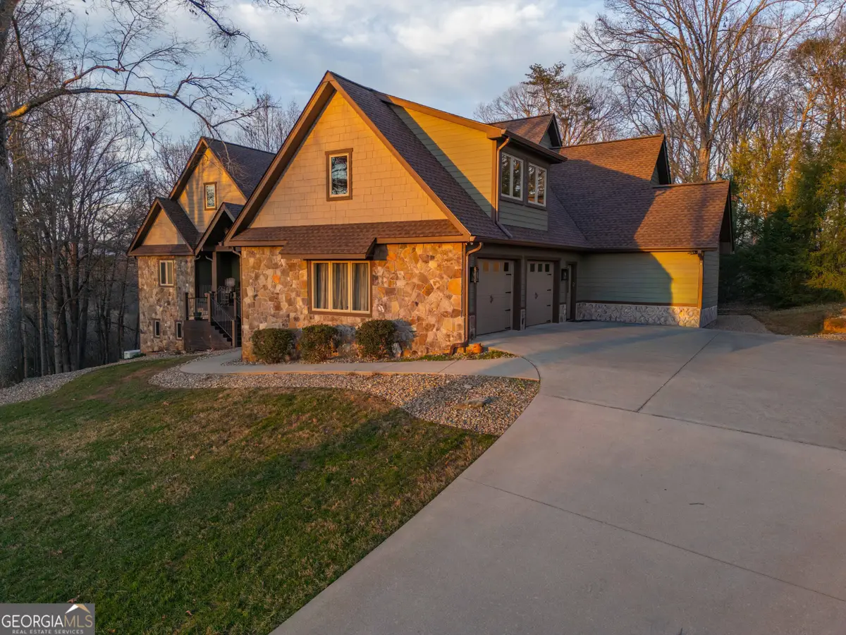 712 Meadow Run Court, Clarkesville, GA 30523 - Image #1