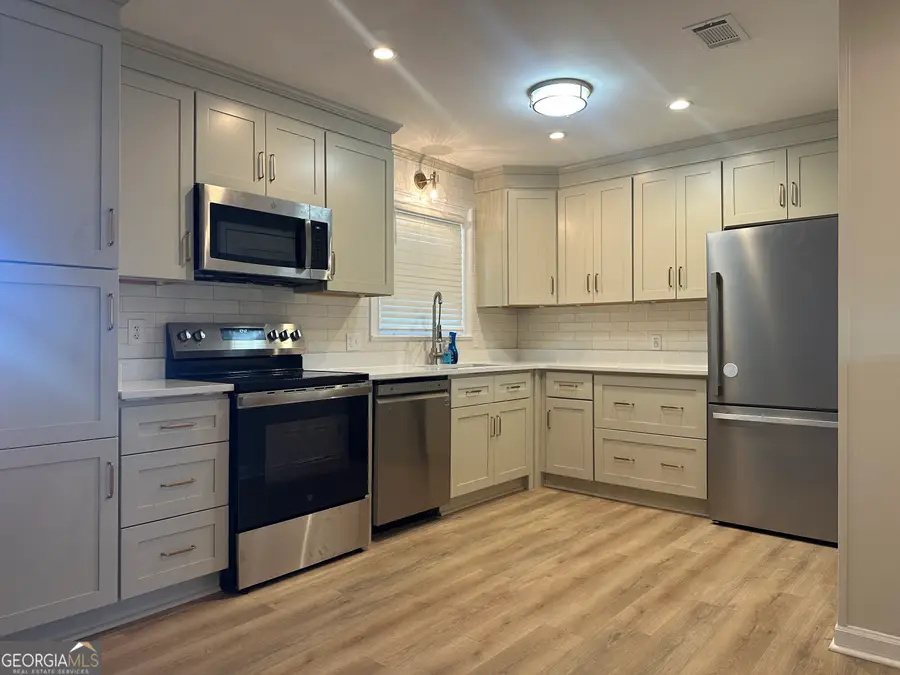 136 S Third Avenue, McRae Helena, GA 31055 - Image #2