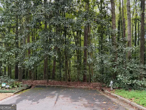 1095 Nawench Drive, Atlanta, GA 30327