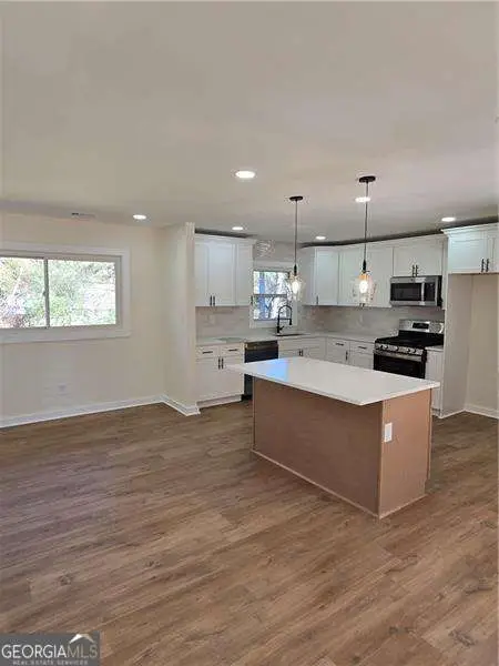 332 W Downing Court, Jonesboro, GA 30238 - Image #2