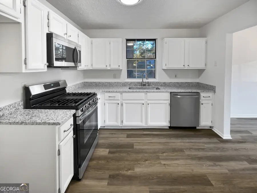 587 Tarragon Way Sw, Atlanta, GA 30331 - Image #2