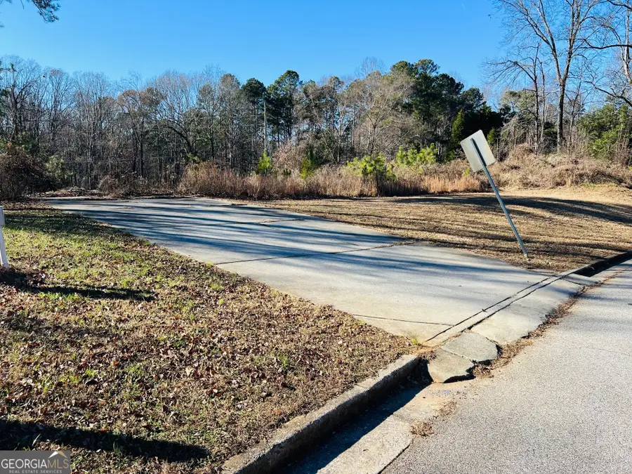 5085 Pindos Trail Sw, Powder Springs, GA 30127 - Image #3