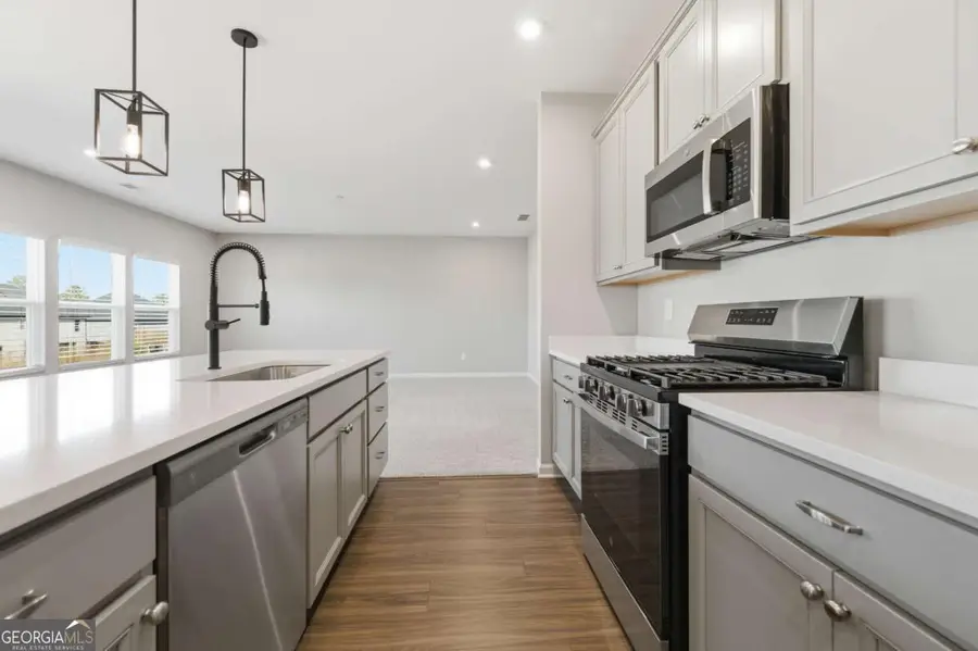 556 Crystal Lake Parkway, Hoschton, GA 30548 - Image #3