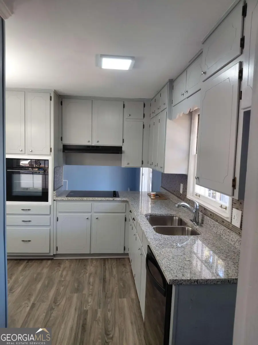 545 Oak Valley Drive, Riverdale, GA 30274 - Image #3