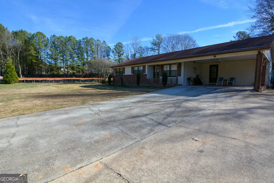 692 Davis Road, Lawrenceville, GA 30046 - Image #2
