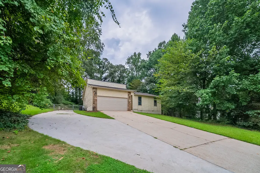 5115 Carole Place Sw, Stone Mountain, GA 30087 - Image #2