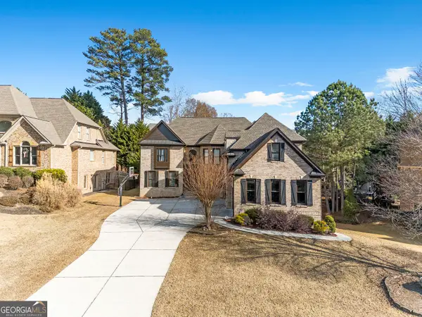 585 Settles Brook Court, Suwanee, GA 30024