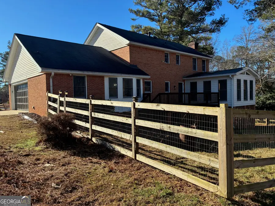 560 Clubhouse Drive Se, Conyers, GA 30094 - Image #3