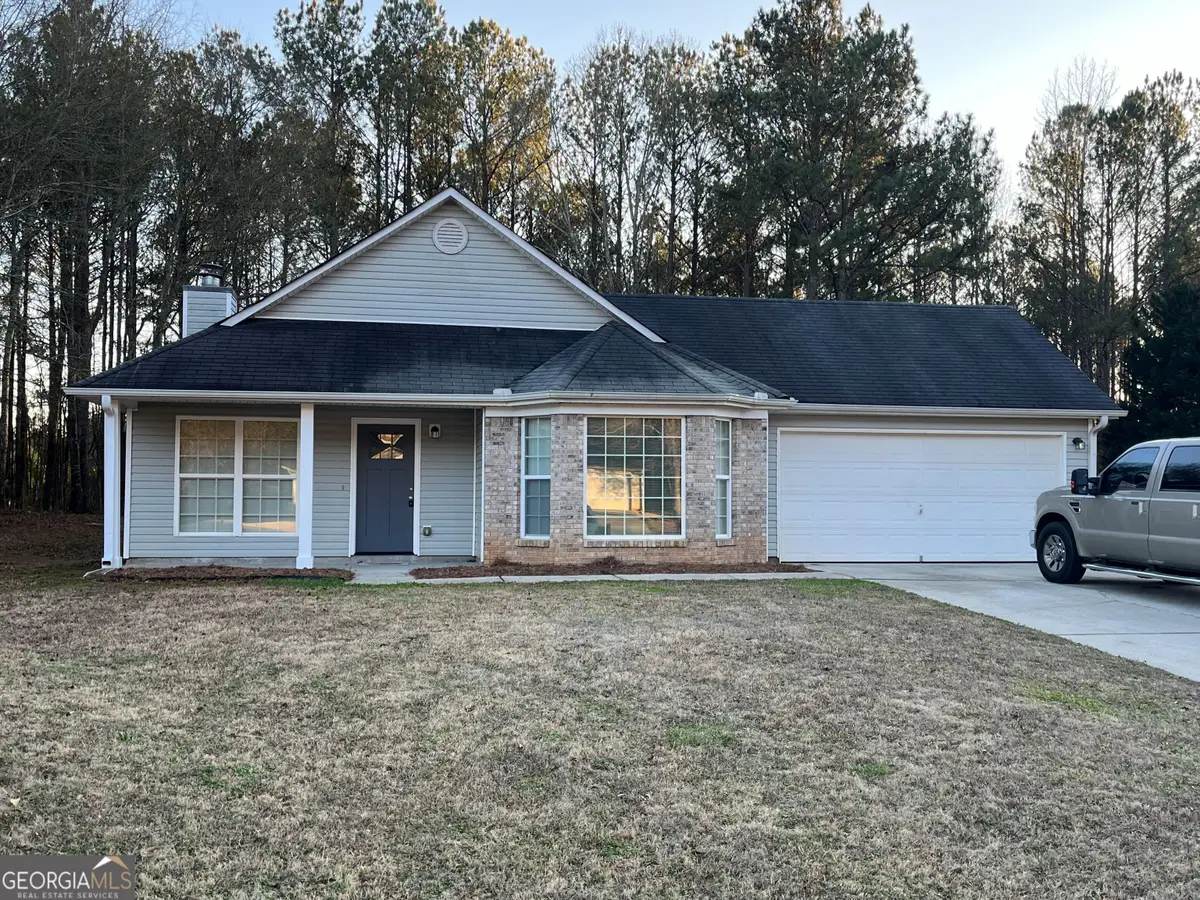 17 Carey Court, Grantville, GA 30220 - Image #1