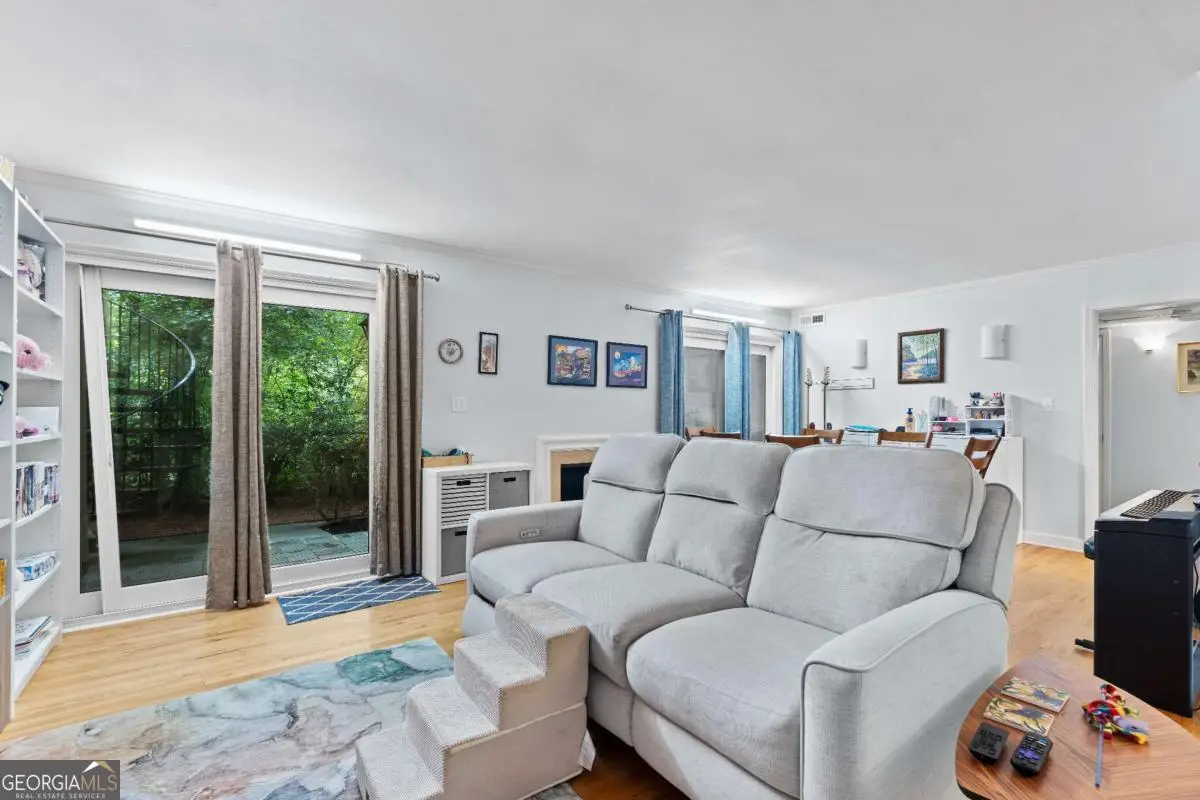 5400 Roswell Road #APT L6, Sandy Springs, GA 30342 - Image #1