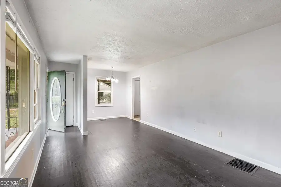 467 Park Valley Drive Nw, Atlanta, GA 30318 - Image #3