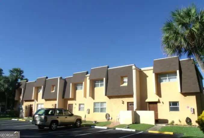 5664 Blueberry Court #15, Fort Lauderdale, FL 33313 - Image #1