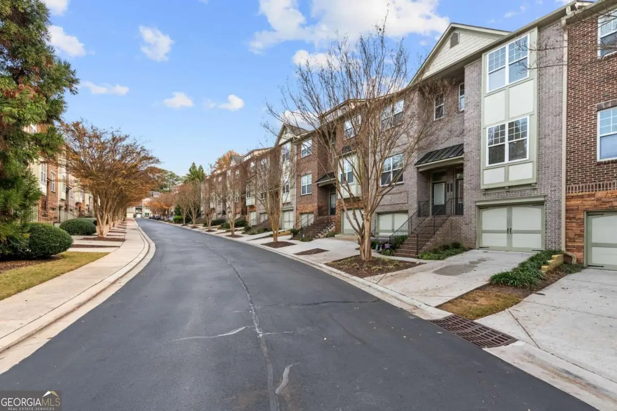 2052 Cobblestone Circle Ne, Atlanta, GA 30319 - Image #1