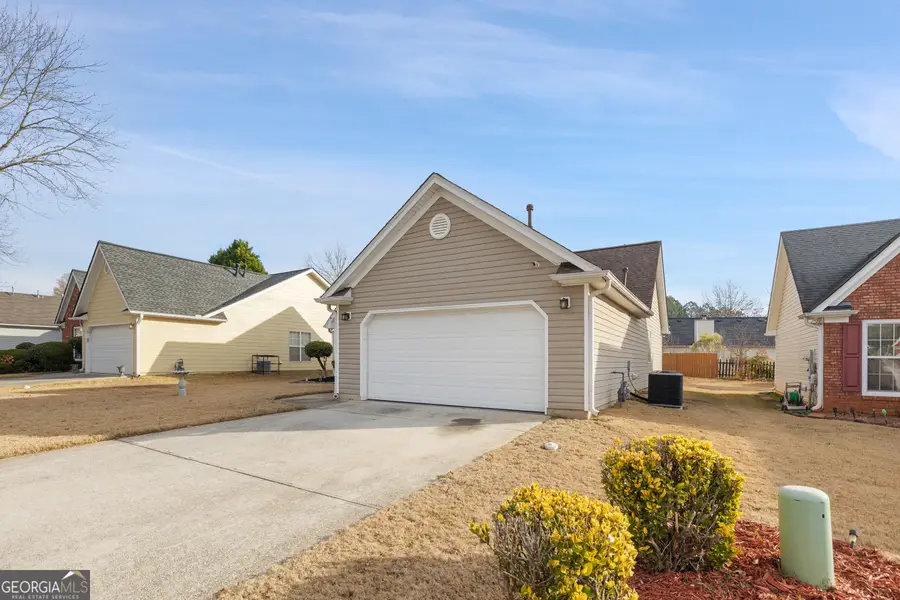 2530 Hillvale Circle, Lithonia, GA 30058 - Image #3