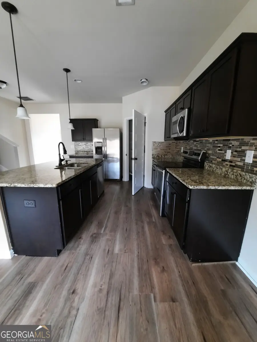 9801 Carrick Dr, Jonesboro, GA 30236 - Image #2