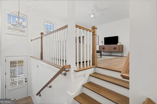 15 Lochurst Lane, Roswell, GA 30076