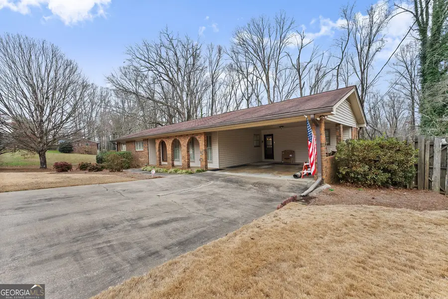 4225 Walnut Circle, Flowery Branch, GA 30542 - Image #2