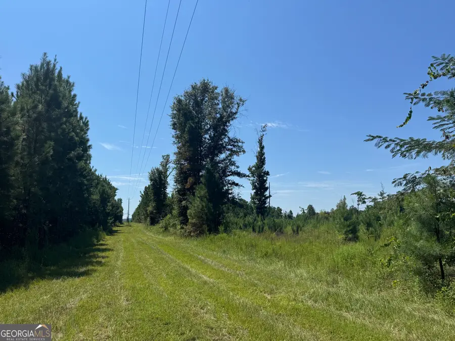 04 Cleghorn Dr, Tallassee, AL 36078 - Image #2