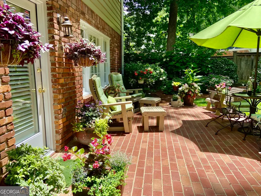 1679 Kellogg Springs Drive, Dunwoody, GA 30338 - Image #2