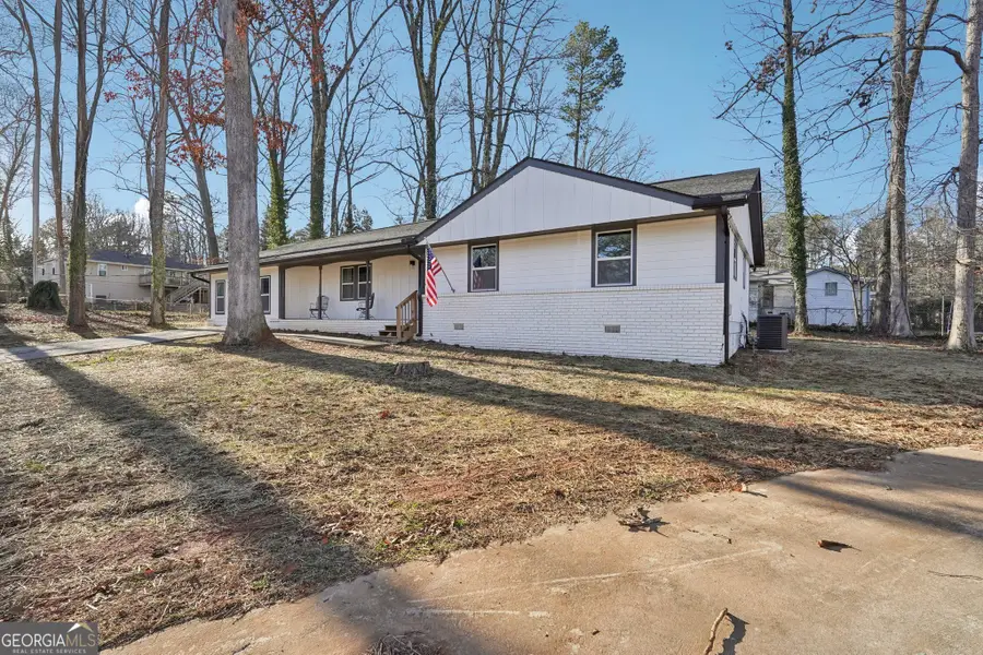 1961 Oak Leaf Court Sw, Marietta, GA 30008 - #2