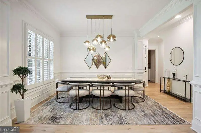 525 Forest Hills Drive, Atlanta, GA 30342 - Image #3