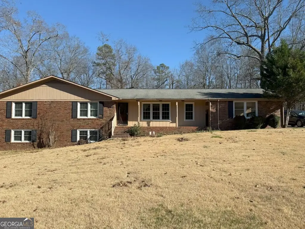 224 SE Lake Dr, Calhoun, GA 30701 - Image #1