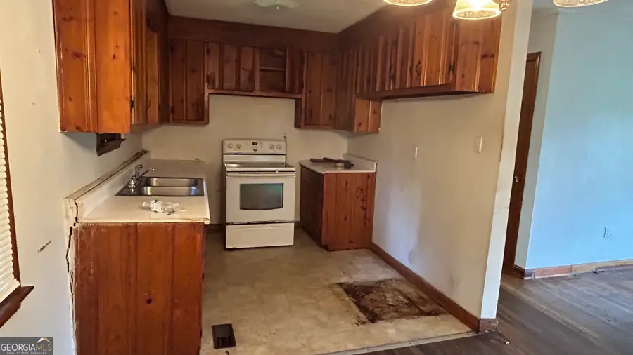 955 Ell Street, Macon, GA 31206 - #3