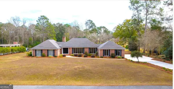 66 Springhill Drive W, Tifton, GA 31793